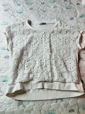 Women’s White Crochet Overlay Short Sleeve Top